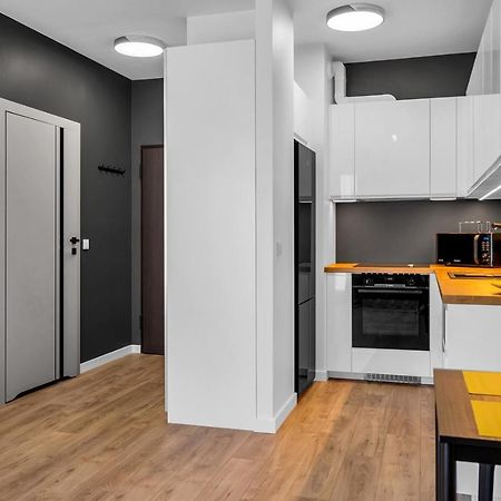 ורשה Lotnisko Chopina Modern Studio מראה חיצוני תמונה